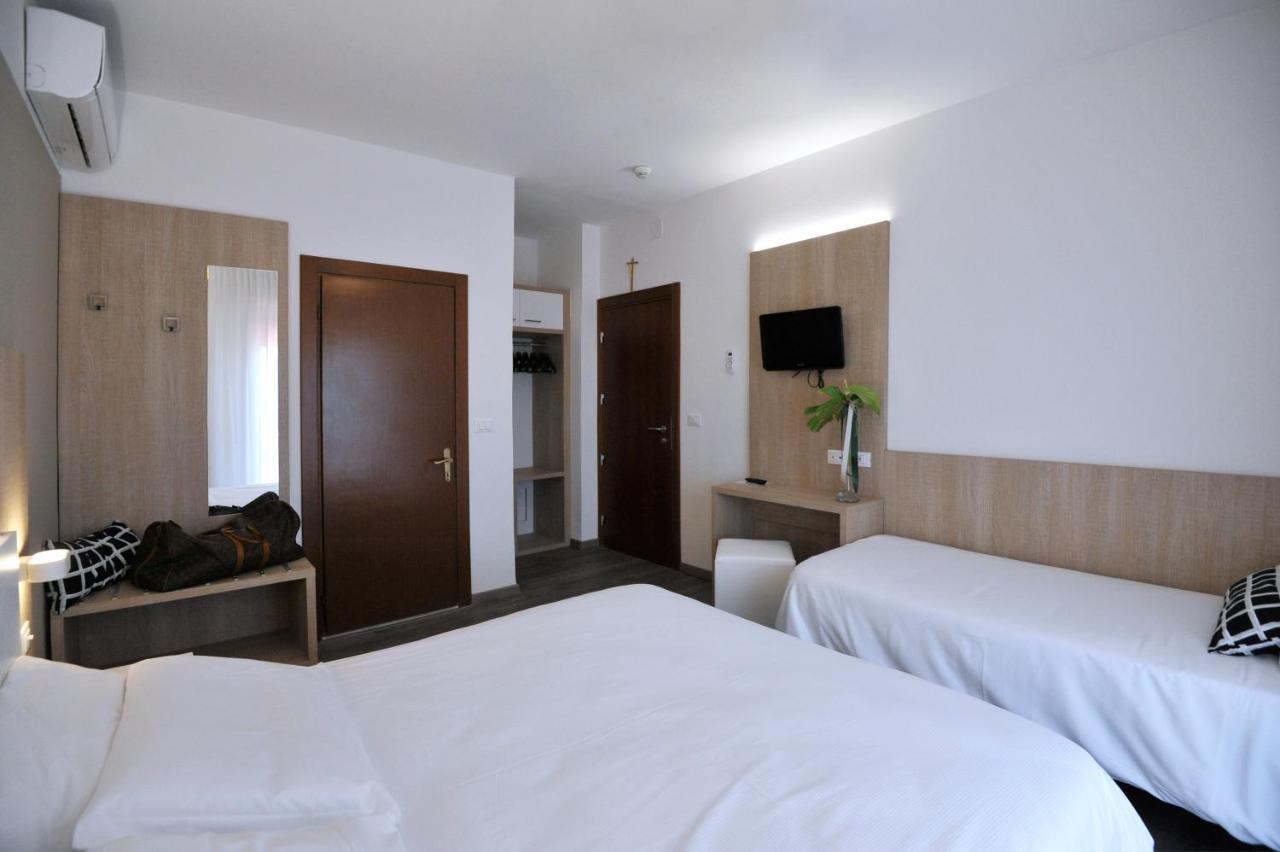 Hotel Etna Caorle Luaran gambar
