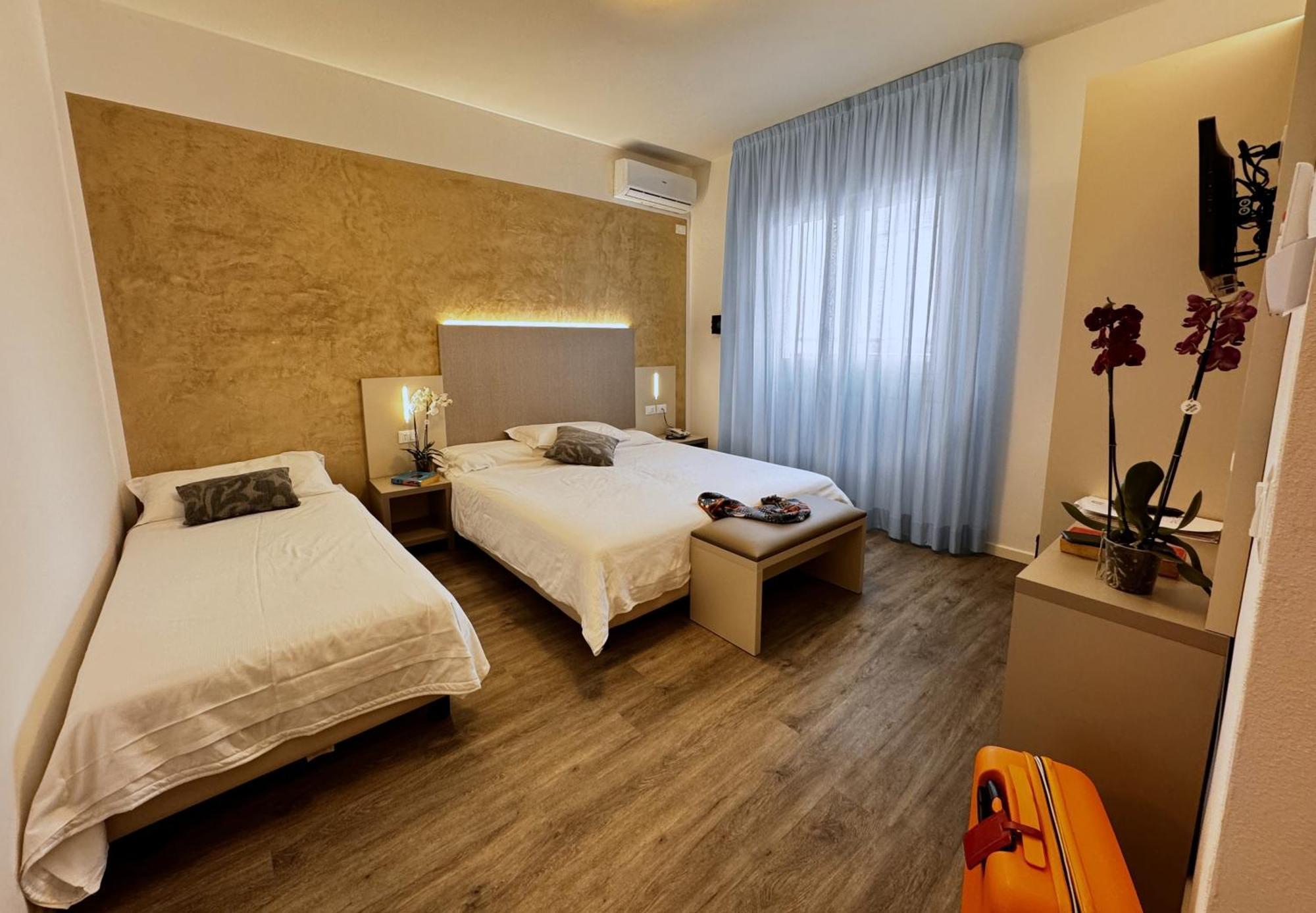 Hotel Etna Caorle Luaran gambar