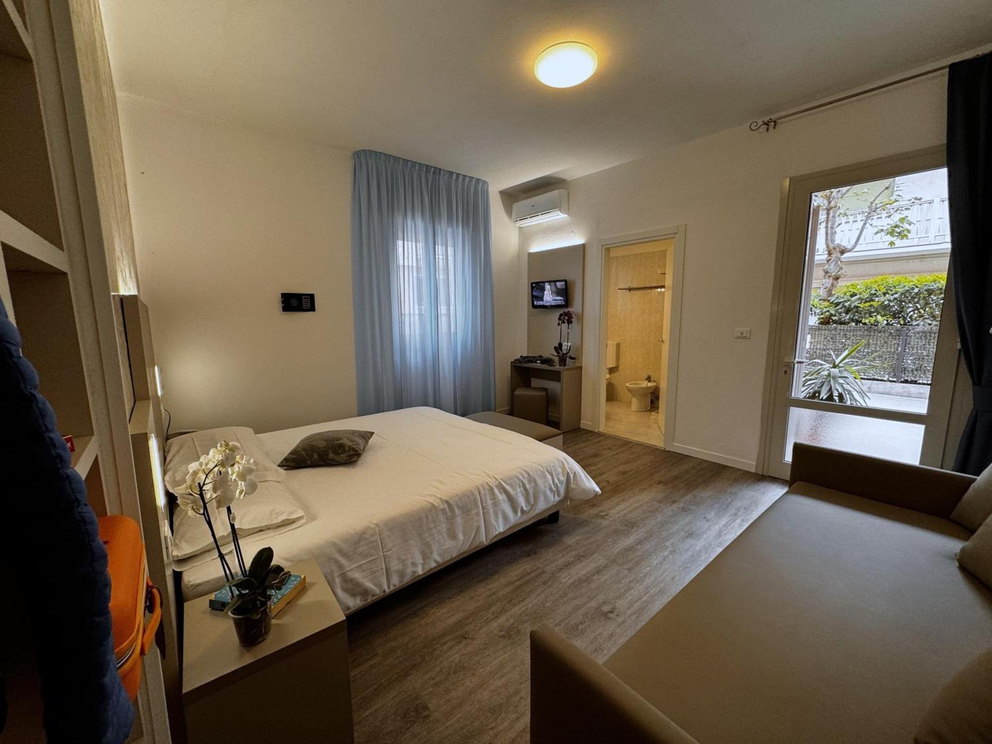 Hotel Etna Caorle Luaran gambar