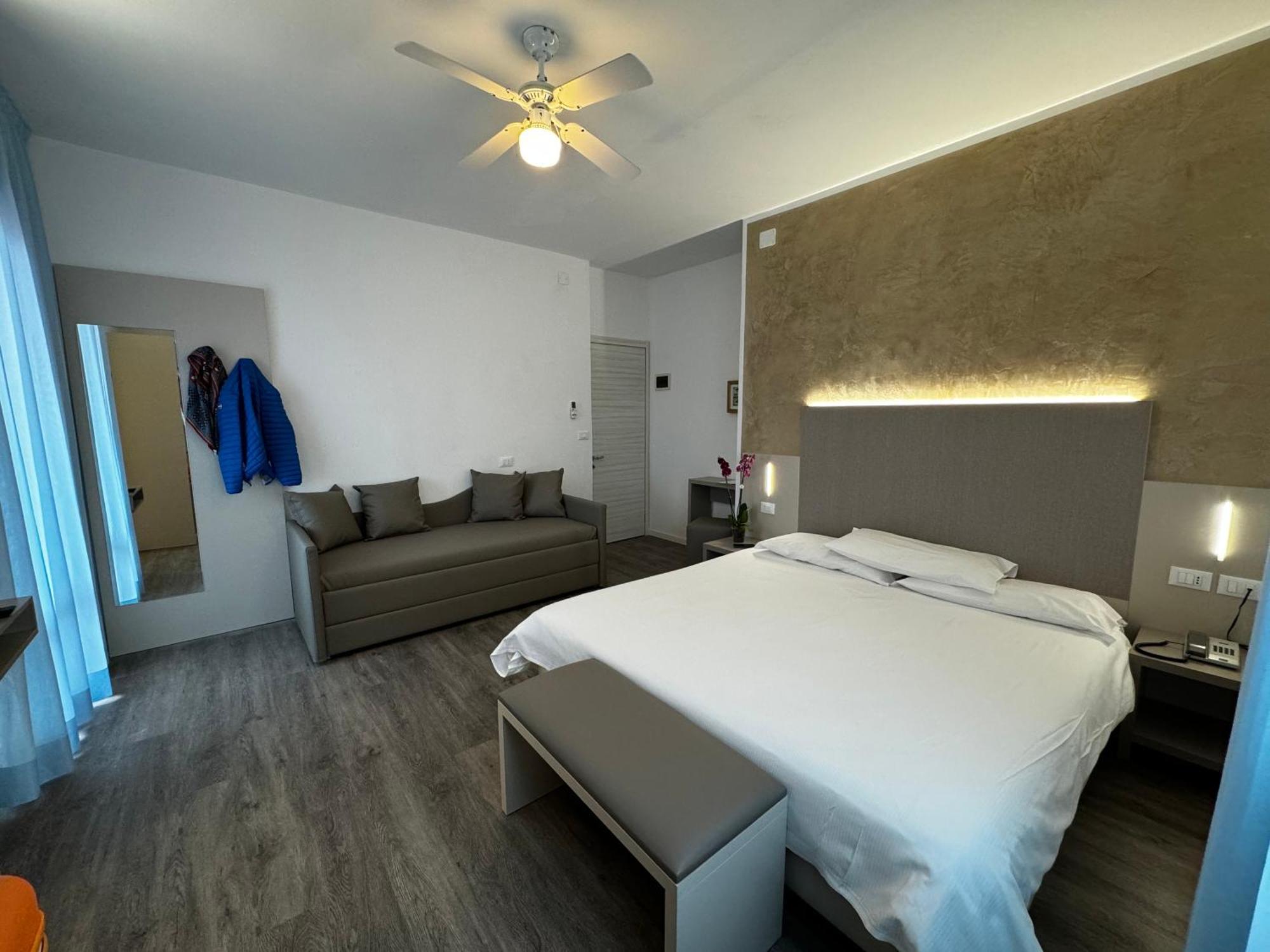 Hotel Etna Caorle Luaran gambar