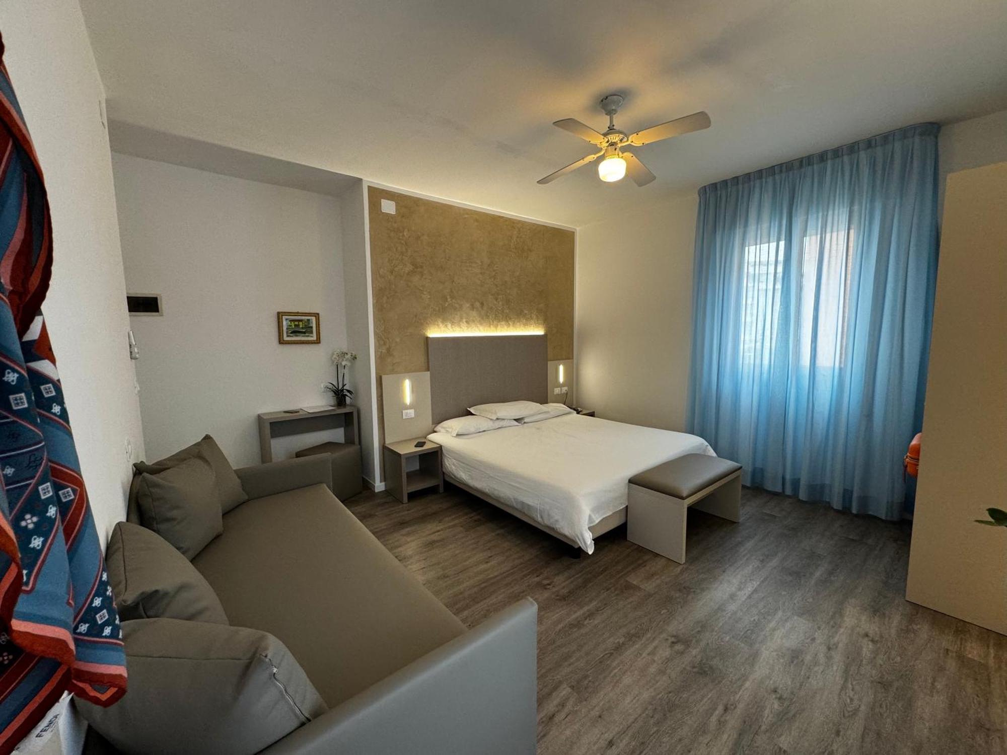 Hotel Etna Caorle Luaran gambar